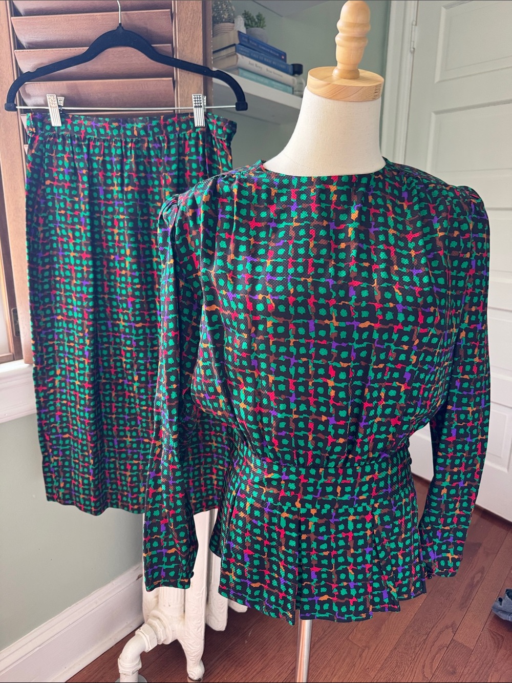 Women's Green Multi-Print Skirt Set